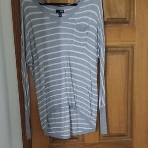 a.n.a Heather Gray Knit Top Hi Lo Style Size Med